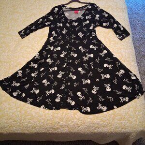 Torrid/Betsey Johnson dress, Size 1, Black/White, Skulls
